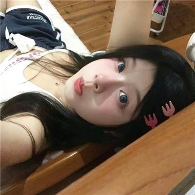 拉莉萨 封面
